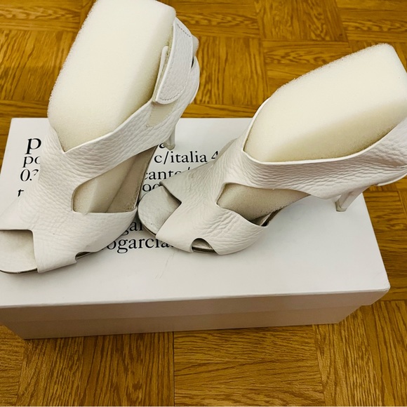 Leather heels. Style: Yolanda. Colour: white cervo. Design: pedro Garcia. - Picture 3 of 5